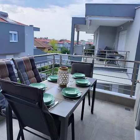 Lilli Deluxe Apartment Nikiti  Exterior photo